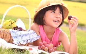 As crianças podem comer uvas com pedras?